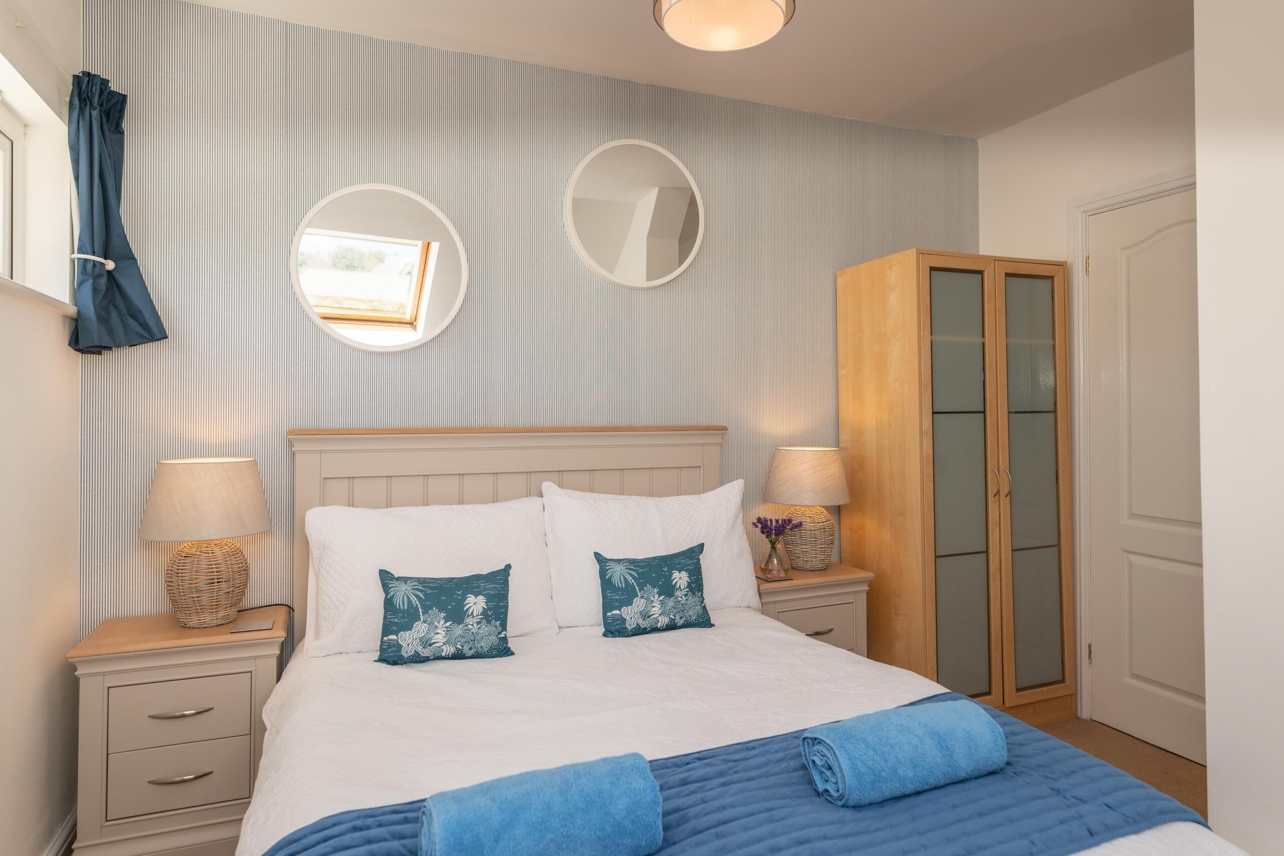 Apartment, Private Bathroom, Beach View (7 MIn Walk To Beach )