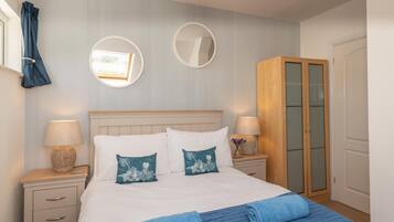 Apartment, Private Bathroom, Beach View (7 MIn Walk To Beach )