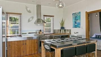 Réfrigérateur, micro-ondes, four, lave-vaisselle