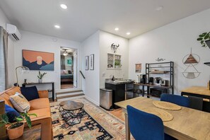 Interior - Cozy, newly renovated Woodfin studio just outside Asheville. (Asheville)