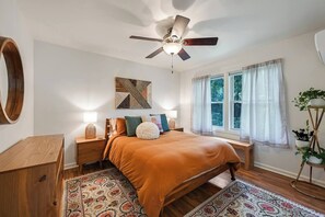 2 bedrooms, desk, iron/ironing board, free WiFi