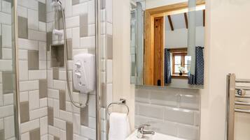 Cottage | Badkamer | Een douche