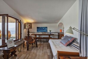 1 chambre, fer et planche à repasser, accès au Wi-Fi (inclus)