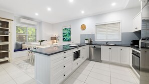 Fridge, oven, stovetop, dishwasher - Dreaming On Duke - Beautifully situated townhouse (Sunshine Beach)