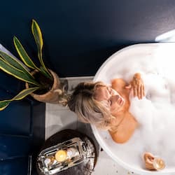 Couples treatment room(s), body treatments, aromatherapy