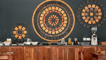 Petit déjeuner préparé à la commande compris tous les jours