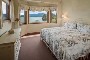 5 室のベッドルーム、デスク、WiFi (無料)、ベッドシーツ