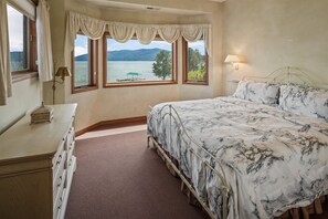 5 quartos, escrivaninha, Wi-Fi de cortesia, roupa de cama