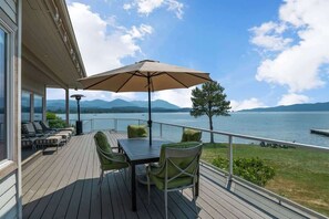 屋外ダイニングエリア