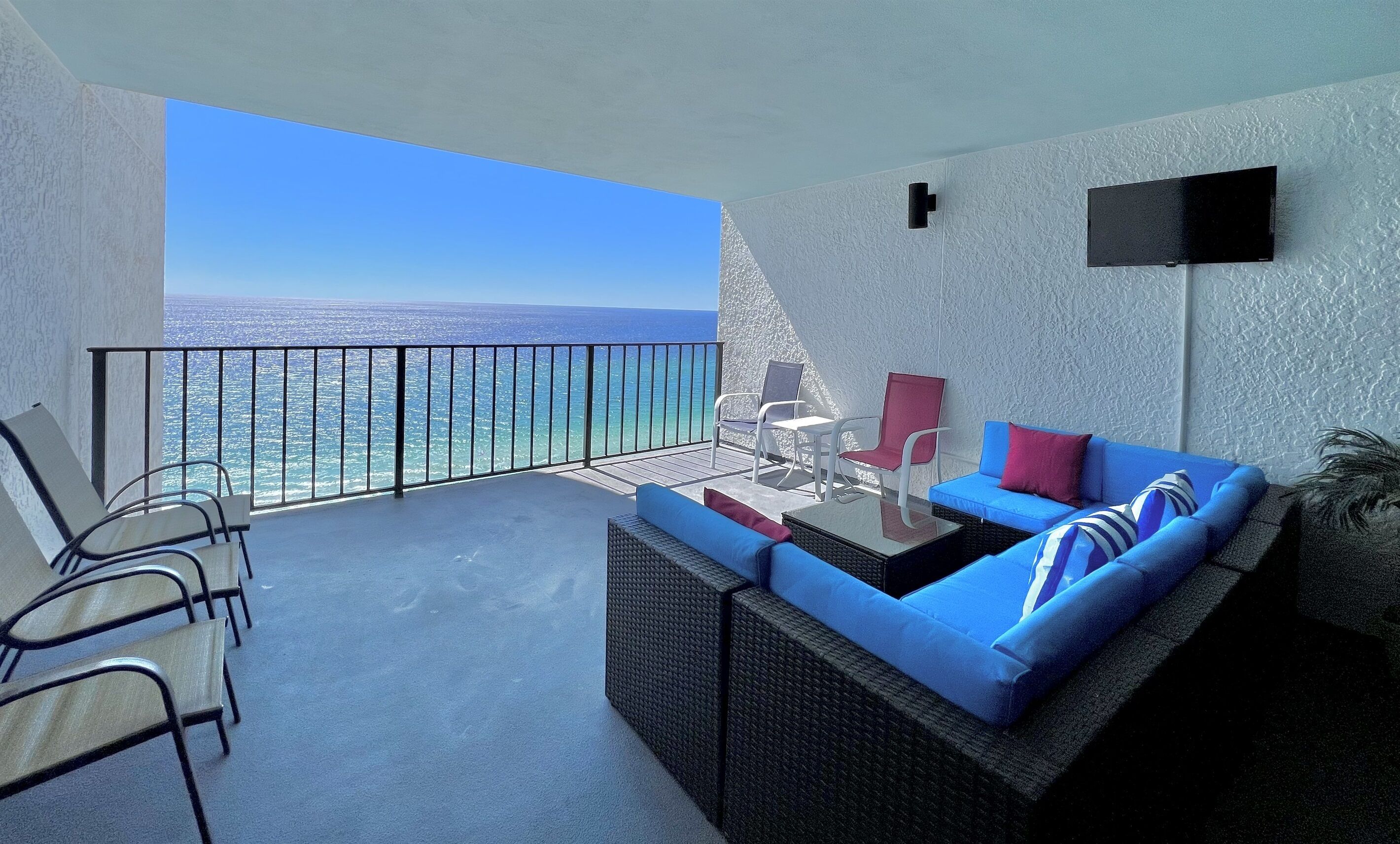 Seasational Escape!  Amazing Beachfront Condo/Covered Balcony, BEACH SER, Pool