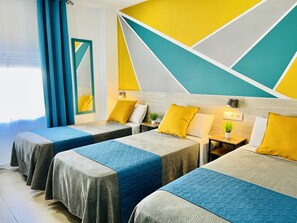 Habitación triple estándar | Escritorio, wifi gratis, ropa de cama