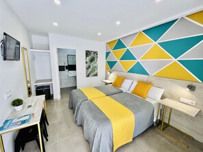Habitación superior con 2 camas individuales | Escritorio, wifi gratis, ropa de cama