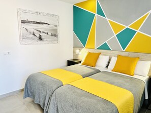 Habitación estándar con 2 camas individuales | Escritorio, wifi gratis, ropa de cama