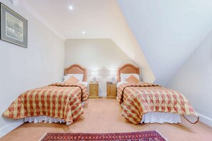 3 habitaciones, cuna de viaje, wifi y ropa de cama 