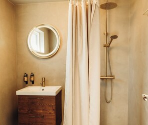 Superior | Bathroom | Free toiletries, hair dryer, bathrobes