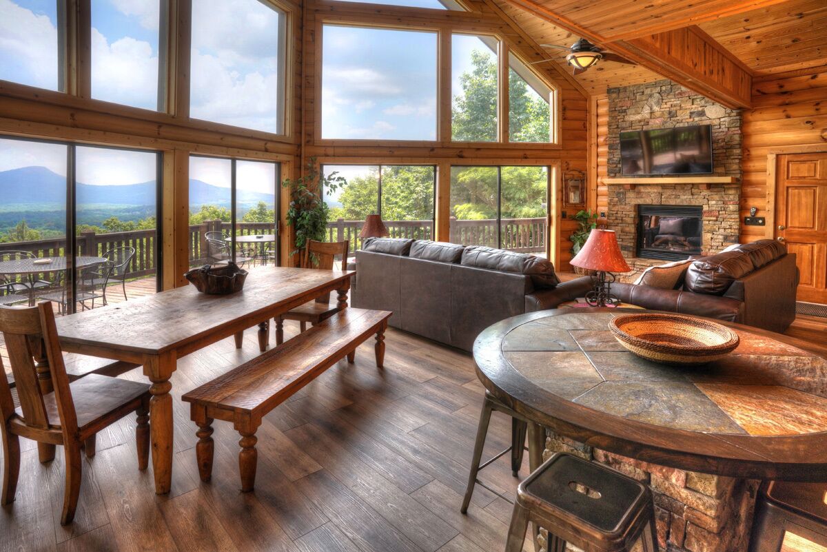 Five Seasons - Luxury Mtn Cabin w/ Panoramic Views, Hot Tub and More