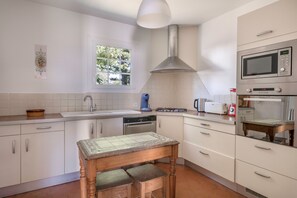 Réfrigérateur, micro-ondes, four, lave-vaisselle