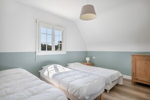 5 bedrooms, iron/ironing board, free WiFi - Seafront house - 10 people - Garden (Saint-Gildas-de-Rhuys)