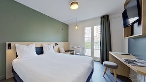 Estudio Confort | Escritorio, cortinas blackout, insonorización y wifi gratis