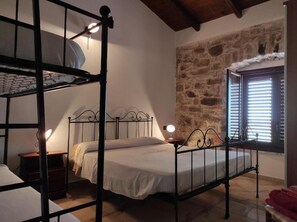 1 bedroom, desk, free WiFi, wheelchair access