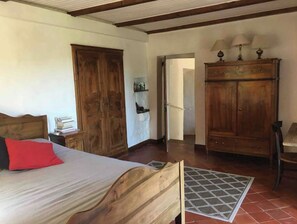 4 chambres, bureau, Wi-Fi, draps fournis
