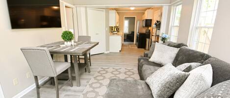 TV, bøker og kontorer