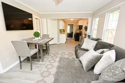 3 blocks from Nd, 3 bedroom 2 bath home(1815)