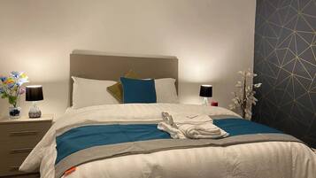 6 bedrooms, WiFi, bed sheets