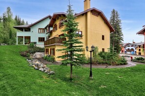 Exterior - 2 Bed/2 Bath Townhouse located in Snow Creek (Sun Peaks)