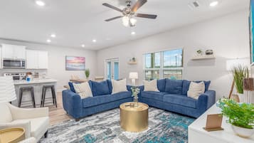 Smart-tv, bordsfotboll och kontor