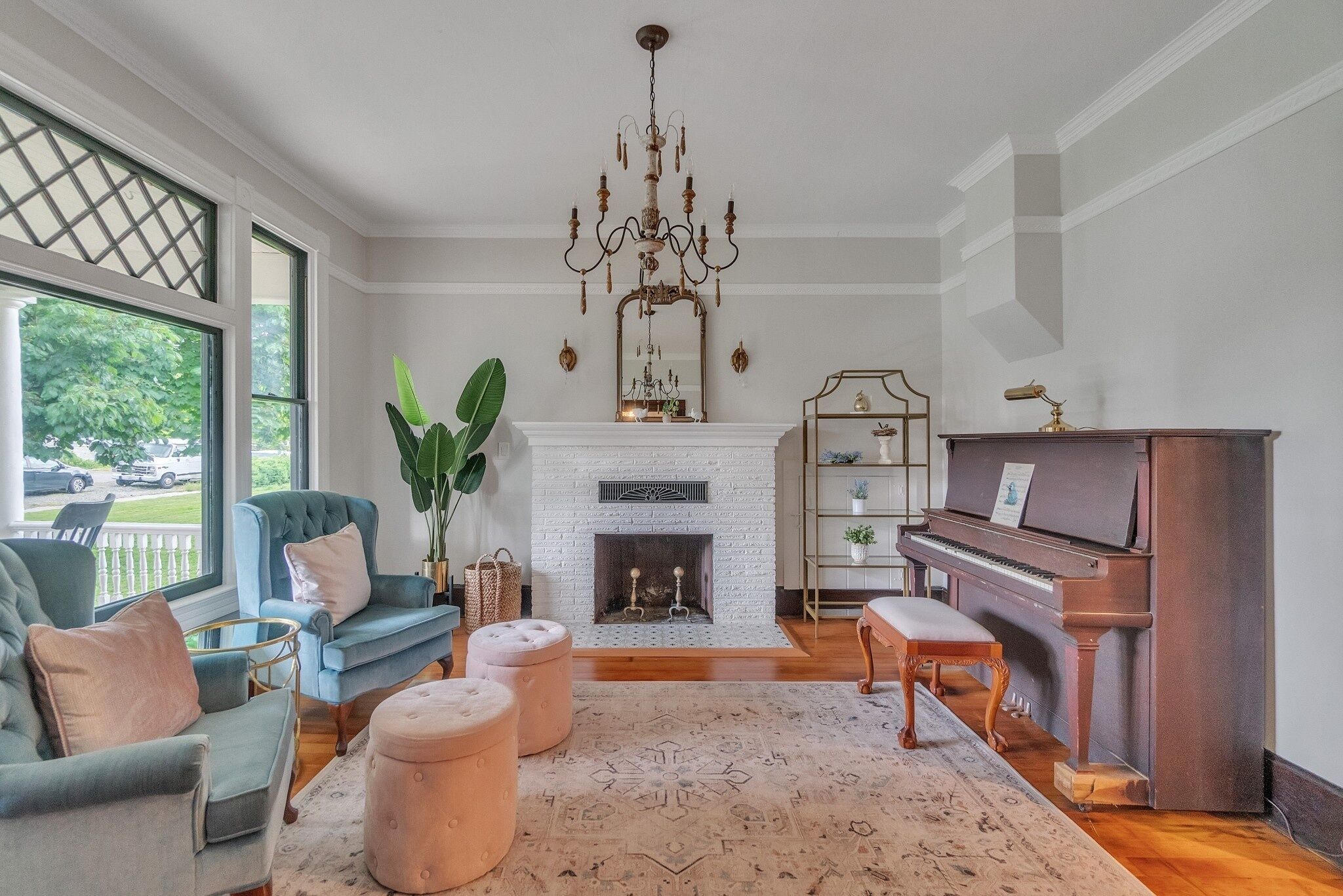 House, 6 Bedrooms | Living area