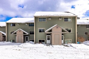 Condo, 4 chambres | Extérieur