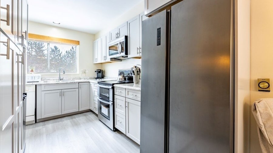 Telemark 5 4 Bedroom Condo by RedAwning