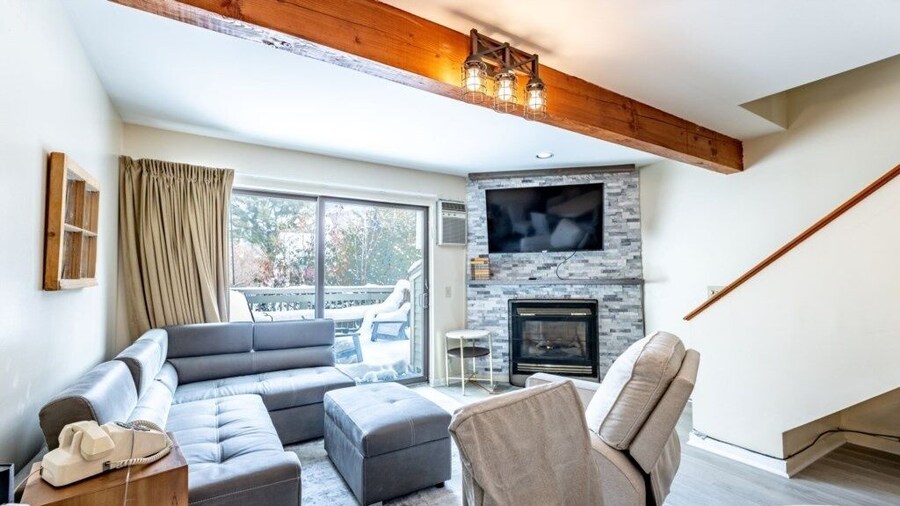 Telemark 5 4 Bedroom Condo by RedAwning