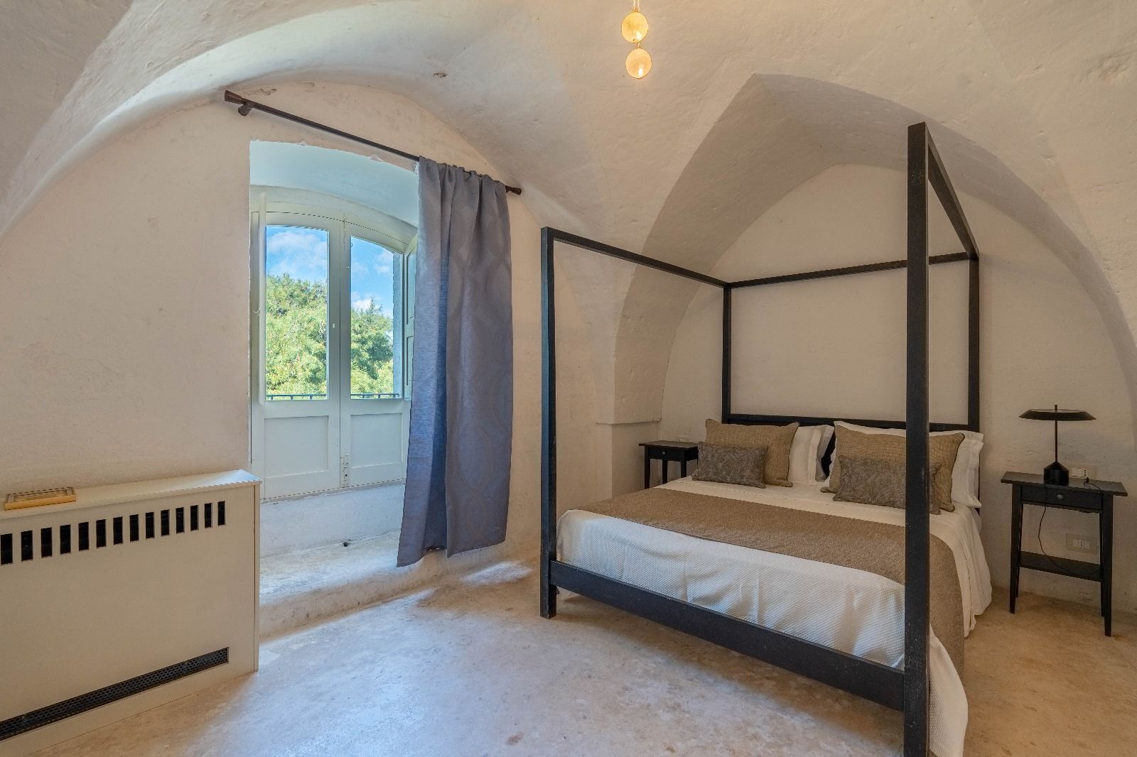 Free minibar, in-room safe, desk, blackout curtains