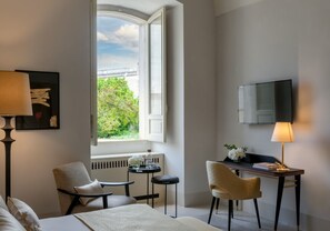 Superior Double or Twin Room, Garden View | Minibar, in-room safe, blackout curtains, soundproofing - Palazzo Donna Elisabetta -Guest House (Manduria)