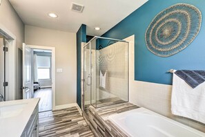 Towels - Stylish Houston Townhome ~ 3 Mi to Downtown! (Houston)