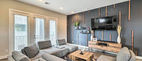 TV, fireplace, books, stereo