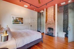 1 habitación, tabla de planchar con plancha, wifi y ropa de cama