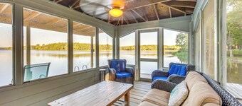 Lakefront Crockett Cabin w/ Boathouse & Kayaks!