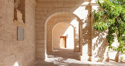 Pool and Sea, charming Merill Apart 4