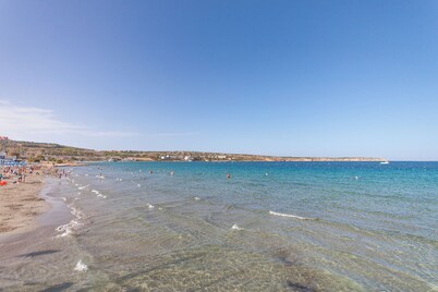 Pool and Sea, charming Merill Apart 3