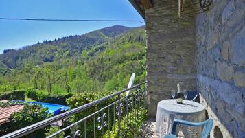 Family House, Multiple Bedrooms (Casa Le Meriche) | Outdoor dining
