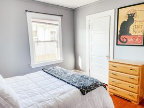 2 bedrooms, iron/ironing board, travel cot, WiFi