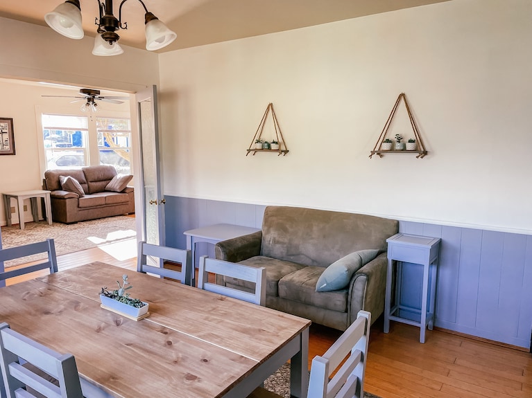Downtown Two Bedroom Craftsman Home- 2 Minute Walk To The Plaza - Arcata, CA