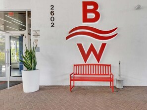 Interior - Stylish Studio w/Pool & Gym (Hallandale Beach)