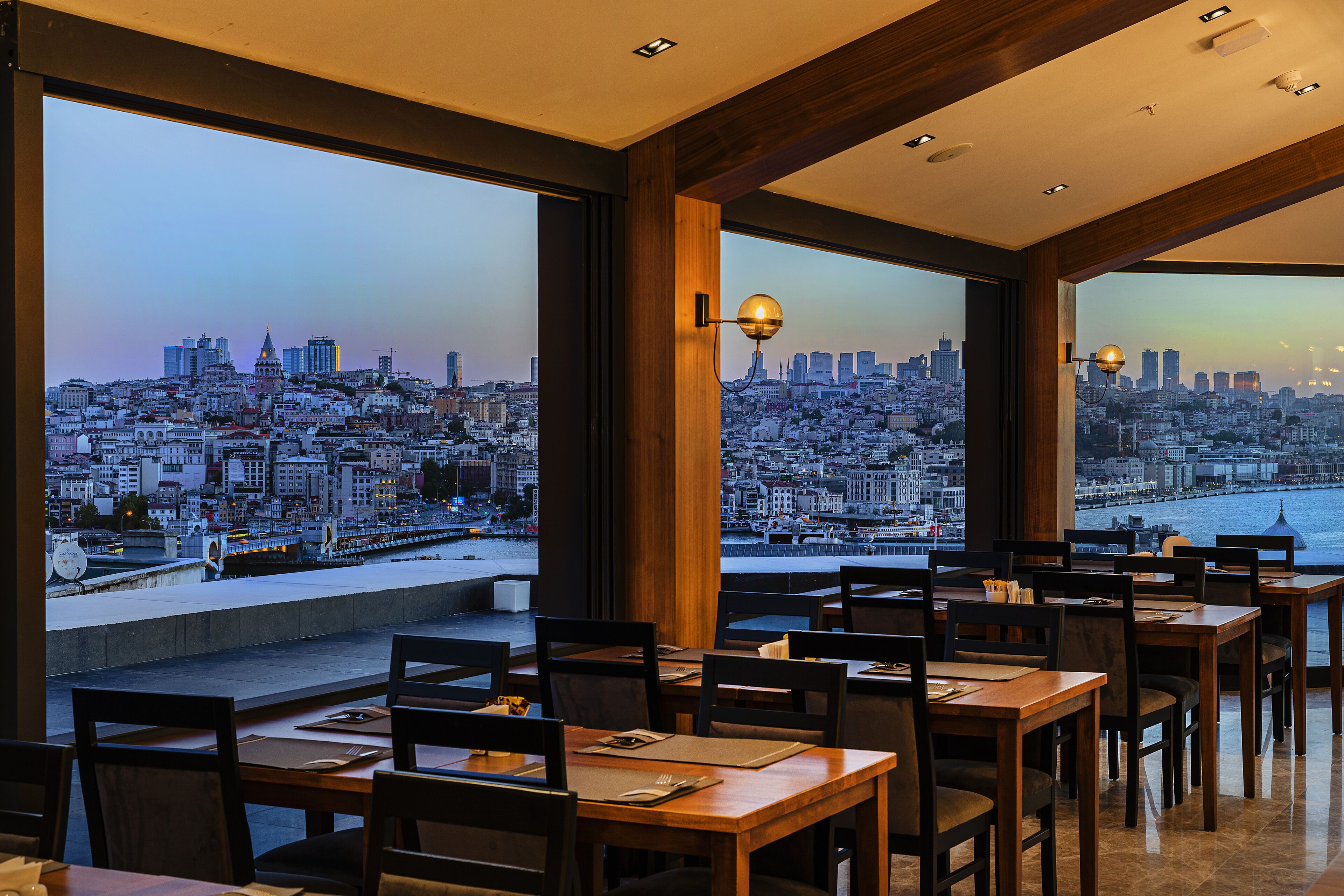 2 Restaurants; Frühstück, Mittagessen und Abendessen werden serviert