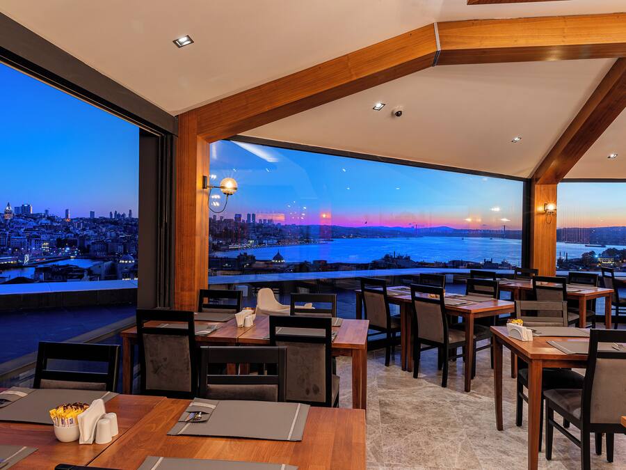 Phục vụ bữa sáng, bữa trưa, bữa tối, món Thổ Nhĩ Kỳ, nhìn ra biển