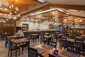 Breakfast, lunch, dinner served; Turkish cuisine, ocean views