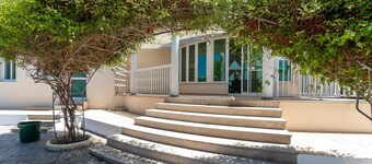 Villa Amelia by Ezoria Villas